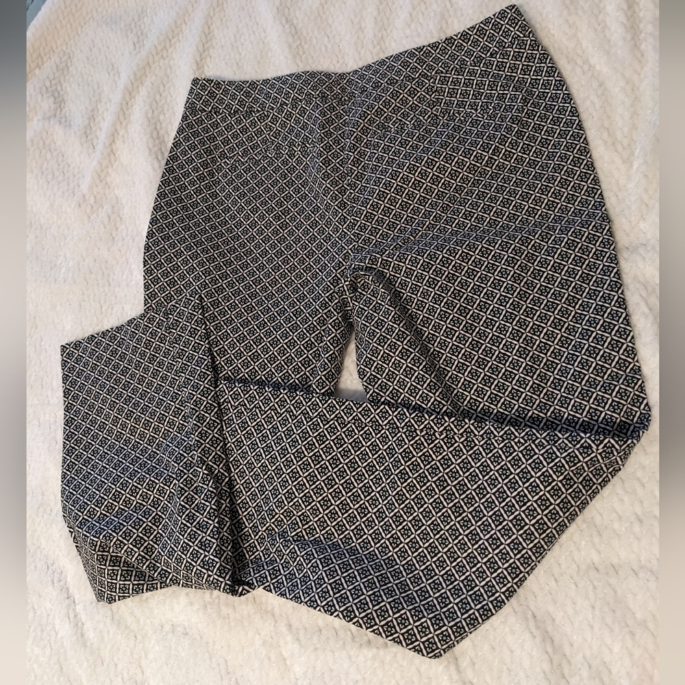 Dana Buchman Black and White Geometric Straight Leg Pants